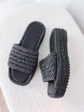 Open edit $70msrp sz 6 black platform slides raffia new never worn